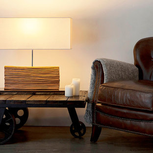 Foto di un piccolo soggiorno moderno chiuso con pareti bianche, nessun camino e nessuna TV