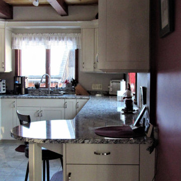 Dunbarton, Transitional Kitchen