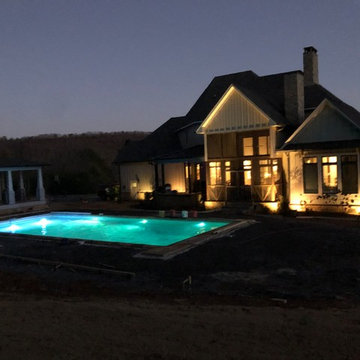 Custom vinyl liner pool with automatic cover