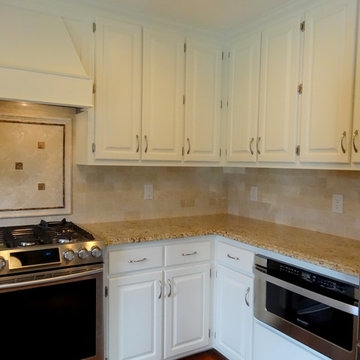 Sugar Grove // Traditional Refinished Kitchen