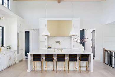 Example of a minimalist kitchen design in Grand Rapids