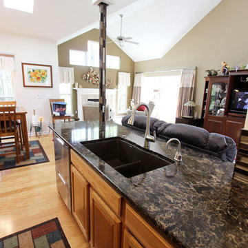 Cambria Laneshaw Countertop, Crystal Shores Mosaic Tile Backsplash ~ Brunswick