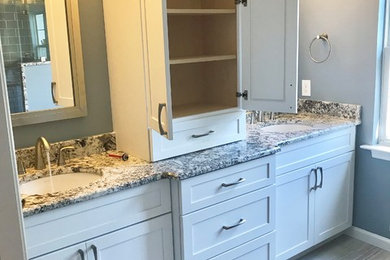 Bathroom - traditional bathroom idea in Philadelphia