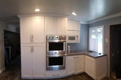 Transitional kitchen photo in San Francisco