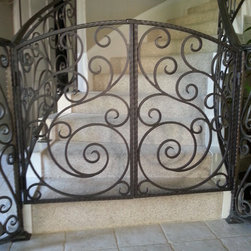 Interior child or pet protective gates - Products