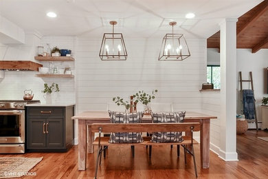 Example of a classic kitchen design in Chicago