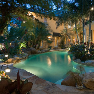 Inspiration för exotiska inomhus pooler