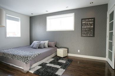 Trendy bedroom photo in Montreal