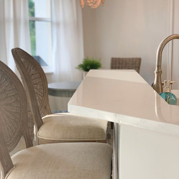 Kitchen-Breakfast bar