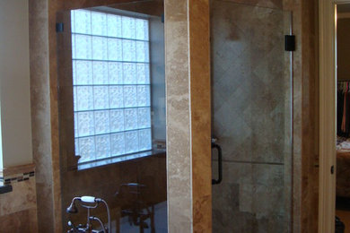 Example of a classic bathroom design in Houston