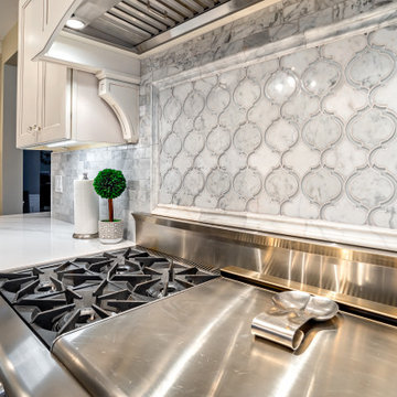 Fabuwood Kitchen in Fusion Blanc