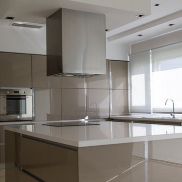 Contemporary High-Gloss Metallic Kitchen