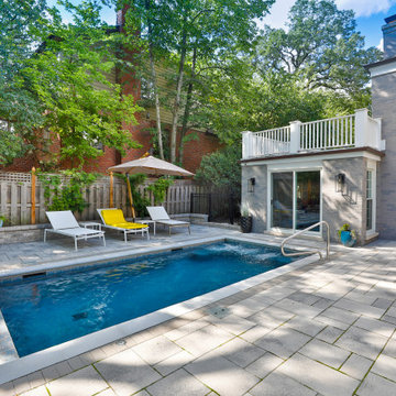 Hinsdale, IL Compact Rectilinear Swimming Pool with Automatic Pool Cover