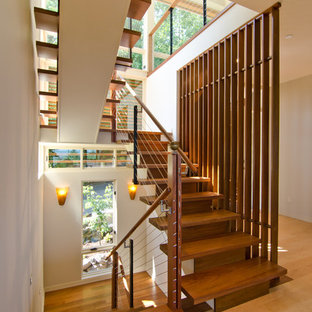 Foton och inredningsidéer för moderna trappor i Portland