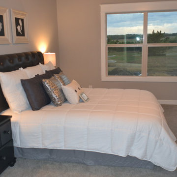 913 Silver Rain - Staged by: Stylish Staging
