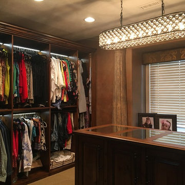 Knotty Alder Closet and Mud Room - West Omaha