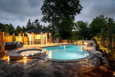 Cuved Pool with Water Feature