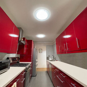 Tier Drop Round Natural Light Fixtures in Red Kitchen