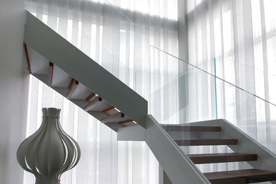 Minimalist staircase photo in Vancouver