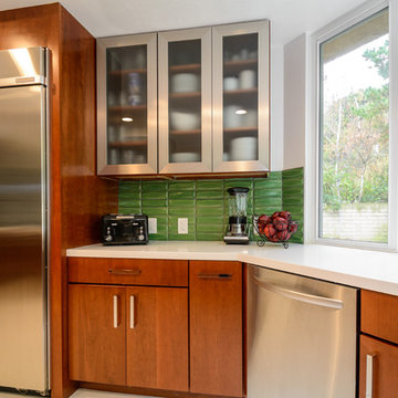 Modern Spacious Kitchen Remodel with Movable Island