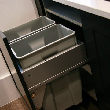 Classic Shaker Style Kitchen in Cashmere & Anthracite Grey