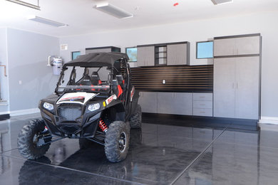 Garage - traditional garage idea in Phoenix