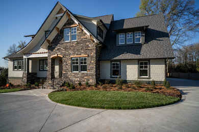 Arts and crafts home design photo in Charlotte