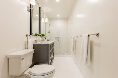 Bathroom - bathroom idea in New York