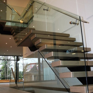 Schwebende Treppen mit Metall-Setzstufen Ideen, Design & Bilder