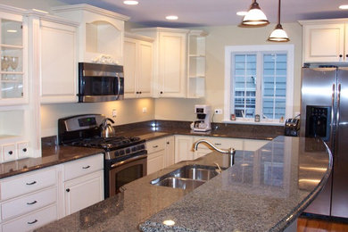 Inspiration for a timeless kitchen remodel in Chicago