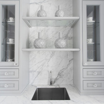 White Kitchen in Kleinburg