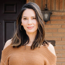 My Houzz: Olivia Munn Lifts Her Mum's Spirits With a New Kitchen