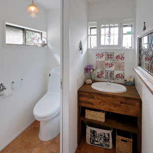 他の地域のカントリー風おしゃれなトイレ・洗面所の写真