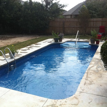 Polymer in-ground pool with vinyl liner