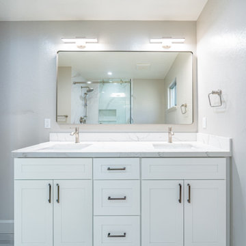 Modern Shaker Bathroom Vanity with Dovetail Drawer and Built-In Storage