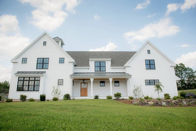 Inspiration for a cottage home design remodel in Boston