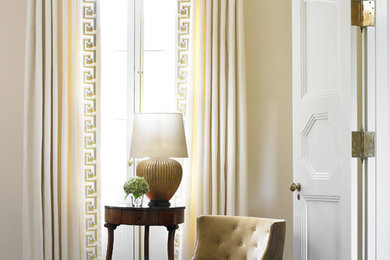 Example of a living room design in Atlanta