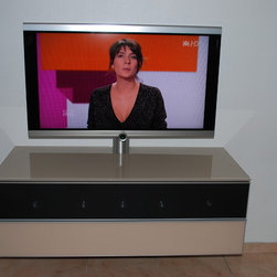 Mobilier spectral avec barre de son Canton Mr D - Products