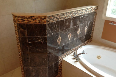 Example of a bathroom design in Jacksonville