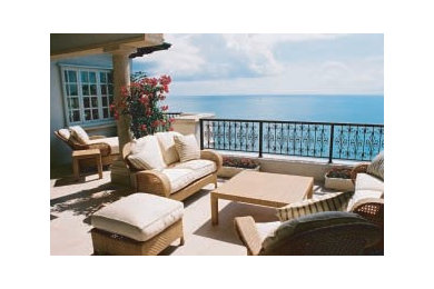 Inspiration for a mediterranean deck remodel in Miami
