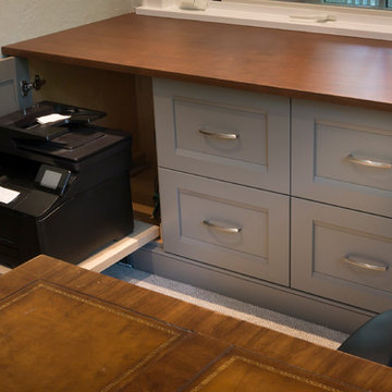 Home Office in Winnetka, IL