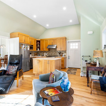 In-Law Suite, Holliston