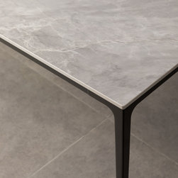 Minimalist Table &ndash; Innovation S - Sicily Grey - Dining Tables
