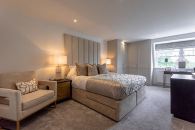 Photo of a contemporary bedroom in Berkshire.