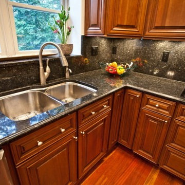 Luxurious Gourmet Kitchen in Fairfax Station Combines Beauty and Function