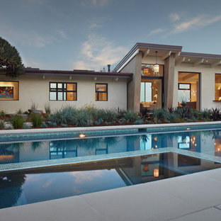 サンタバーバラの長方形コンテンポラリースタイルのおしゃれな露天風呂・スパ (コンクリート敷き	) の写真