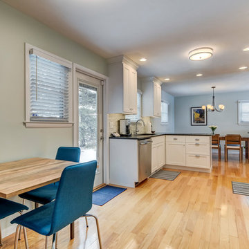 Beautiful Minimalist Style Kitchen in Springfield