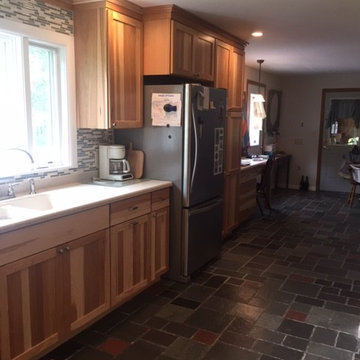CLEAN MAPLE KITCHEN