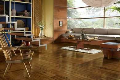 Example of a trendy living room design in Chicago