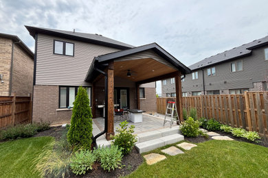 Inspiration for a mid-sized modern exterior home remodel in Toronto